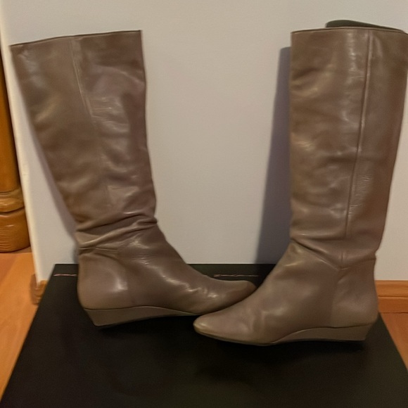Grey leather boots - Picture 6 of 10